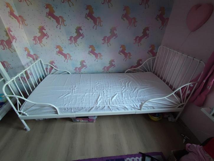 Ikea Minnen Meegroei Bed - Wit Metaal, Huis en Inrichting, Slaapkamer | Bedden, Gebruikt, Eenpersoons, 80 cm, 190 cm of minder