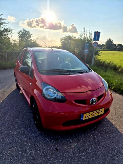 Toyota Aygo 1.0 12V Vvt-i 3DRS MMT 2006 Rood, Auto's, Toyota, Particulier, Aygo, Benzine, A, Hatchback, Handgeschakeld, Origineel Nederlands
