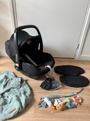 Maxi-Cosi i-Size CabrioFix beschikbaar voor biedingen