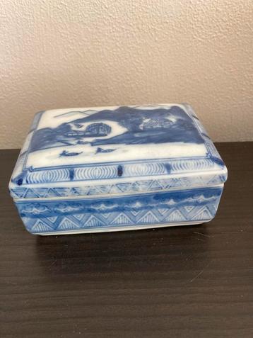 Chinees Porseleinen Sieradendoosje Blauw-Wit beschikbaar voor biedingen