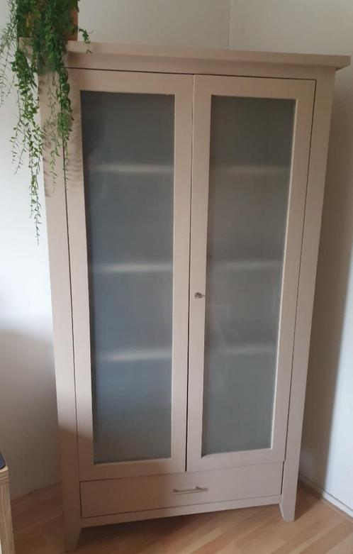 GRATIS - Massief houten kast, Huis en Inrichting, Kasten | Vitrinekasten, Gebruikt, 150 tot 200 cm, 100 tot 150 cm, 25 tot 50 cm