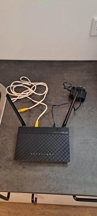 Gebruikte Asus RT-AC51U Router, 750Mbps beschikbaar voor biedingen