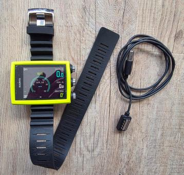 Suunto Eon Core duikcomputer (geel) + Tank POD beschikbaar voor biedingen