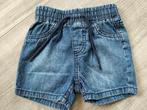 Leuke baby jongens spijker korte broek ( short ), Kinderen en Baby's, Babykleding | Maat 80, Ophalen of Verzenden, Zo goed als nieuw