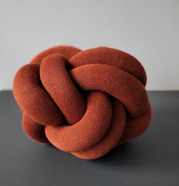 Design House Knot sierkussens okergeel en roestbruin beschikbaar voor biedingen