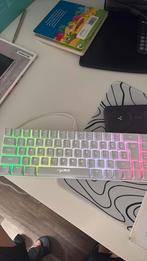 Proffesionele gaming toetsenbord bijna 10 kleiren en rgb, Computers en Software, Toetsenborden, Ophalen of Verzenden, Zo goed als nieuw