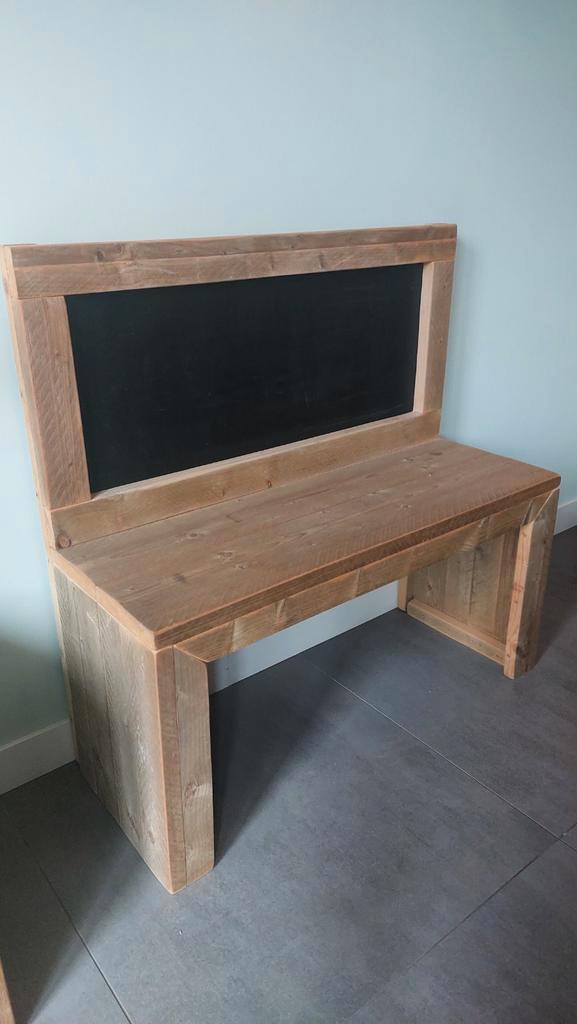 JORG Steigerhouten schoolbankje met krijtbord, Kinderen en Baby's, Kinderkamer | Tafels en Stoelen, Zo goed als nieuw, Tafel(s)