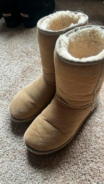 Uggs maat 36 Sand  beschikbaar voor biedingen