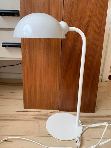 Vintage tafellamp wit staal beschikbaar voor biedingen