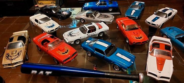 Partij Amerikaanse model auto's. Lees text, Hobby en Vrije tijd, Modelauto's | 1:18, Zo goed als nieuw, Ophalen of Verzenden