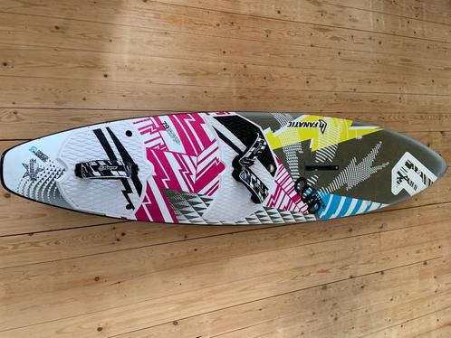 Fanatic quad wave 79l carbon/kevlar, Watersport en Boten, Windsurfen, Zo goed als nieuw, Plank, Minder dan 250 cm, Met vin(nen)