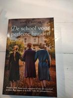 De school voor perfecte bruiden. Amie K. Runyan, Ophalen of Verzenden, Tweede Wereldoorlog, Zo goed als nieuw
