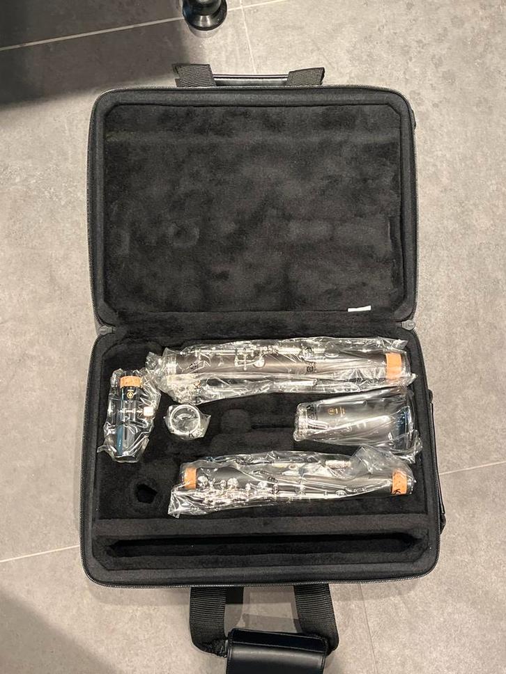 Nieuwe Yamaha YCL-457II-22 Klarinet in Koffer, Muziek en Instrumenten, Blaasinstrumenten | Klarinetten, Nieuw, Bes-klarinet, Hout