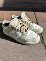 Schoen, Nike Dunk Low  Next Nature  Olive  Aura maat 37,5, Kleding | Heren, Schoenen, Ophalen, Zo goed als nieuw, Overige kleuren