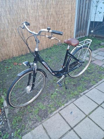 Damesfiets - Opknapper beschikbaar voor biedingen