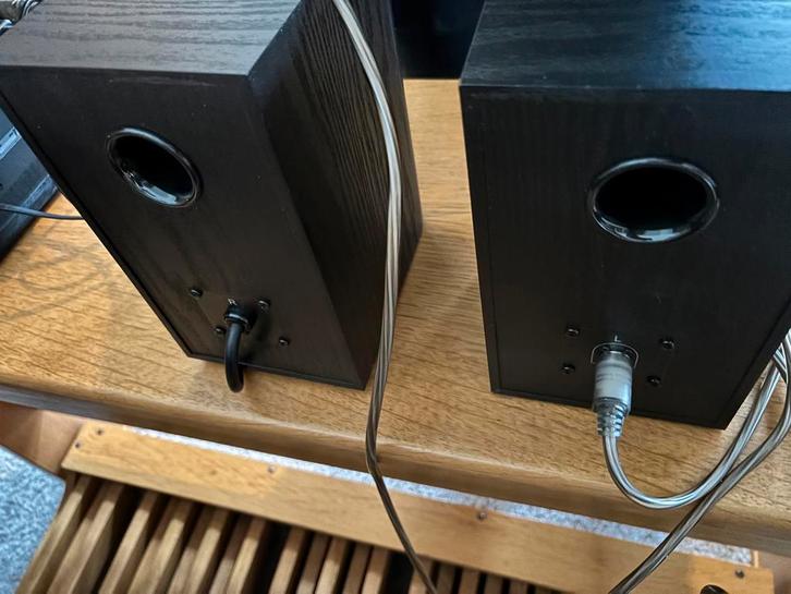 Edifier Speakerset , model EDF100041, Audio, Tv en Foto, Luidsprekers, Gebruikt, Front, Rear of Stereo speakers, Overige merken