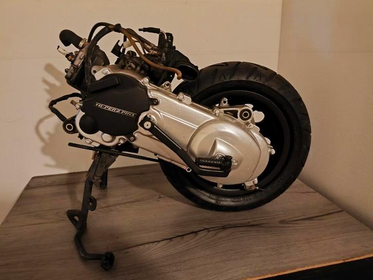 Piaggio zip sp h2o orgineel weinig km onversleuteld 50cc, Fietsen en Brommers, Brommeronderdelen | Scooters, Zo goed als nieuw