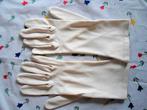 Handschoentjes Crèmekleurig. Jaren '50 / '60. Silk look, Ophalen of Verzenden
