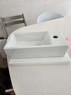 fonteintje / wasbakje met klein 'pitje', Ophalen, Gebruikt, Wastafel
