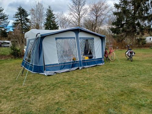 LMC Münsterland incl voortent + luifels | Bouwjaar 2004, Caravans en Kamperen, Caravans, tot en met 4, Treinzit, Dwarsbed, Fietsenrek