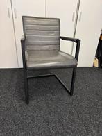 Heerlijke stoelen. Prijs is voor 2 stoelen teab, Huis en Inrichting, Stoelen, Ophalen, Gebruikt, Twee, Grijs
