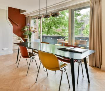 Zwarte eettafel DAN FORM, model Pheno  beschikbaar voor biedingen