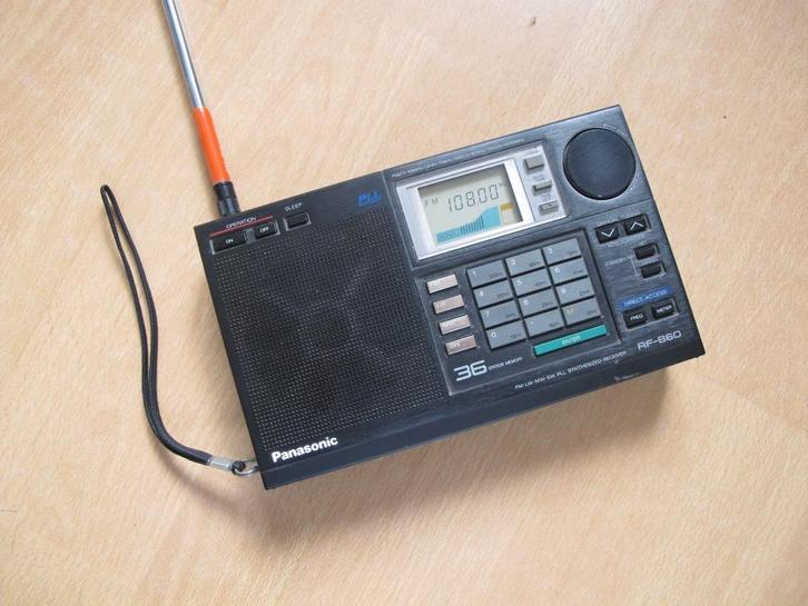 Panasonic RF-B60 FM-LW-MW-SW PLL  Multiband wereldradio, Telecommunicatie, Zenders en Ontvangers, Gebruikt, Ontvanger, Ophalen of Verzenden