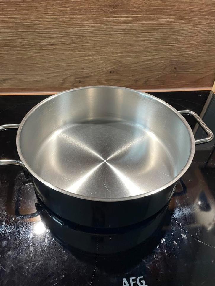 Demeyere Apollo 7 Hapjespan/Kookpan 24cm, Huis en Inrichting, Keuken | Potten en Pannen, Nieuw, Kookpan of Snelkookpan, Rvs, Inductieplaat