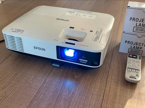 Pro FullHD+ Beamer | Epson 1980WU | 4400 lumen/Nieuwe lampen, Audio, Tv en Foto, Professionele Audio-, Tv- en Video-apparatuur