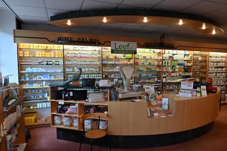 Winkelinterieur 15 wandschappen en toonbank, Zakelijke goederen, Kantoor en Winkelinrichting | Winkel en Inventaris, Ophalen