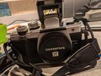 OLYMPUS OM-D E-M10 MARK II BODY zilver

+ 5 lenzen, Audio, Tv en Foto, Fotocamera's Digitaal, Gebruikt, Spiegelreflex, Ophalen of Verzenden