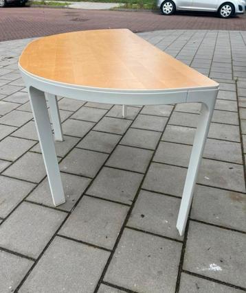 IKEA BEKANT Bureau Halfrond - Perfect voor Thuiswerk! - afbeelding 3