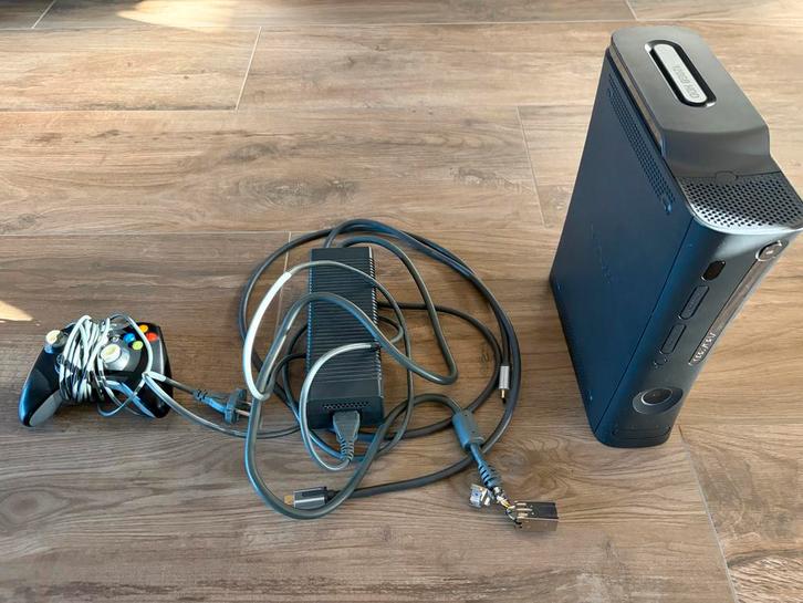 Xbox 360 Console met Controller, Spelcomputers en Games, Games | Xbox 360, Gebruikt, Overige genres, 1 speler, Vanaf 12 jaar, Online