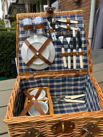 Picknick mand 2 personen beschikbaar voor biedingen