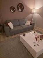 Mooie grijze bank  voor € 150 breedte 224 cm en diepte 95 cm, Huis en Inrichting, Banken | Bankstellen, Ophalen, Driepersoons