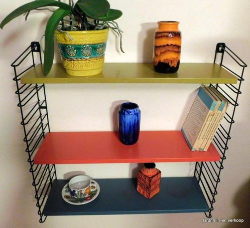 Originele Tomado Holland, metalen boekenrek, Verzamelen, Retro, Huis en Inrichting, Ophalen