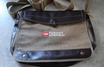 DIESEL stoere schoudertas/laptoptas dame/heer.Canvas.Als nw. beschikbaar voor biedingen