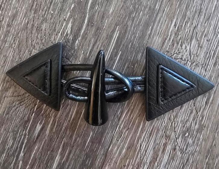Houtje touwtje sluiting in zwart, Hobby en Vrije tijd, Breien en Haken, Nieuw, Breien of Haken, Overige typen, Ophalen of Verzenden