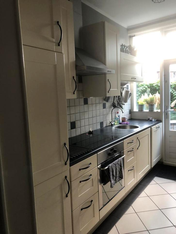 Keuken na1 november ophalen, Huis en Inrichting, Keuken | Complete keukens, Gebruikt, Hoekkeuken, Kunststof, Ophalen of Verzenden