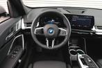 BMW iX1 eDrive20 M Sport / Panoramadak / Trekhaak / Sportsto, Auto's, BMW, Zwart, Leder, Nieuw, Stoelverwarming