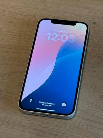 Zeer nette iPhone 12 White 64GB, met 100% batterijconditie! beschikbaar voor biedingen