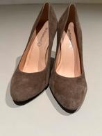 Elegante bruine pumps van de Bijenkorf - Maat 39, Pumps, Bruin, Ophalen of Verzenden, Zo goed als nieuw