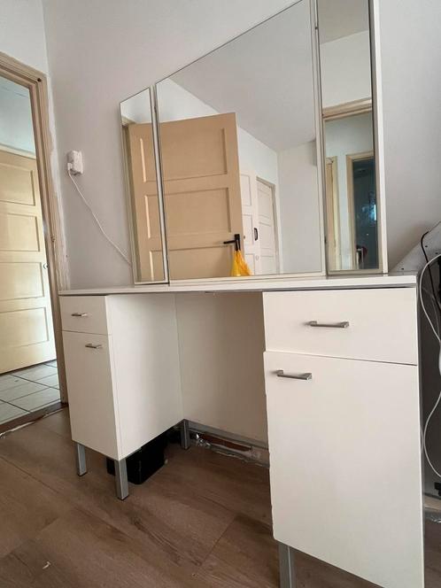 Make-up tafel met spiegel, Huis en Inrichting, Bureaus, Zo goed als nieuw, Bureau, Ophalen