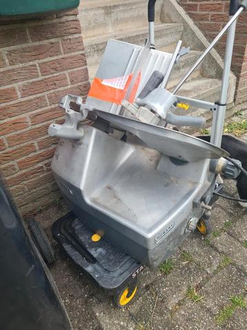 Hobart snijmachine voor onderdelen  beschikbaar voor biedingen