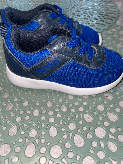 Leuke lichtgewicht instap sneakers, Hugo Boss, maatje EU 20, Kinderen en Baby's, Babykleding | Schoentjes en Sokjes, Gebruikt