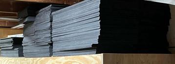 Pvc platen massief zwart beschikbaar voor biedingen