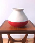 Fairtrade vaas  design: Piet Hein Eek | Crème / Rood, Aardewerk of Porselein, Ophalen of Verzenden, Zo goed als nieuw, Minder dan 50 cm