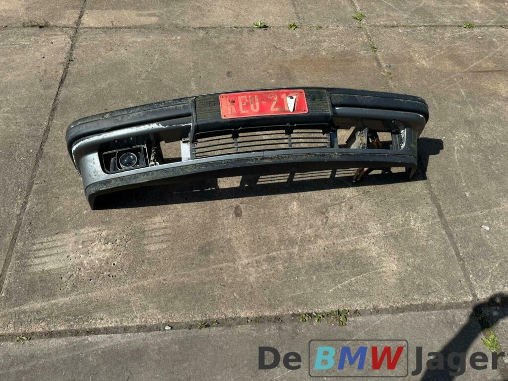 Voorbumper grijs BMW 7-serie E32 51118101951, Auto-onderdelen, Gebruikt, Voor, Ophalen of Verzenden, Bumper