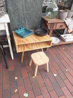 Houten bijzettafel / kindertafel / tv tafel, Ophalen, Zo goed als nieuw