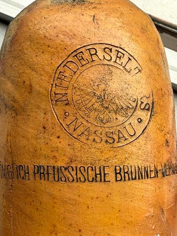Bodemvondst 18e Duitse Nassau-steengoed aardewerk kruik beschikbaar voor biedingen